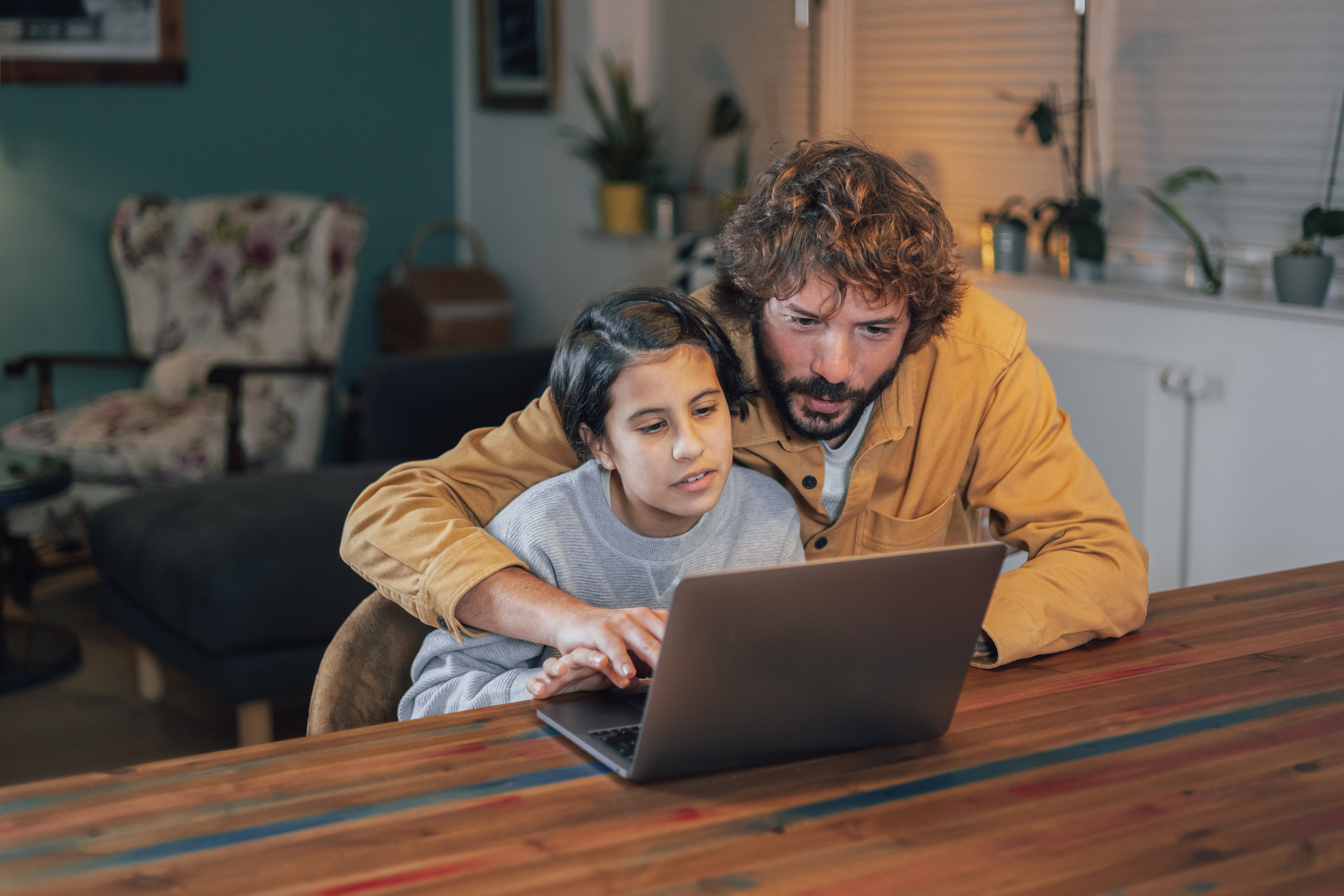 Les jeunes ados et des usages numériques qui font rire et qui font sourire